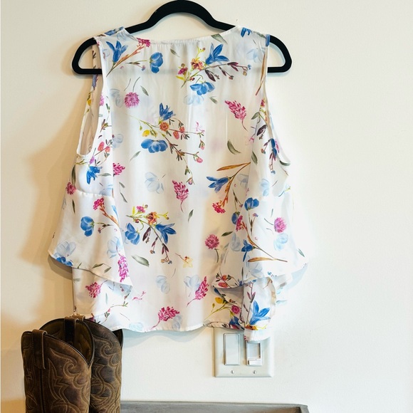 Boho Floral Cold Shoulder Top - Picture 4 of 8